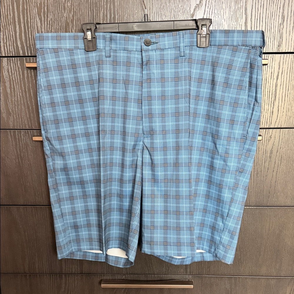 Haggar Men's Light Blue Plaid Shorts
